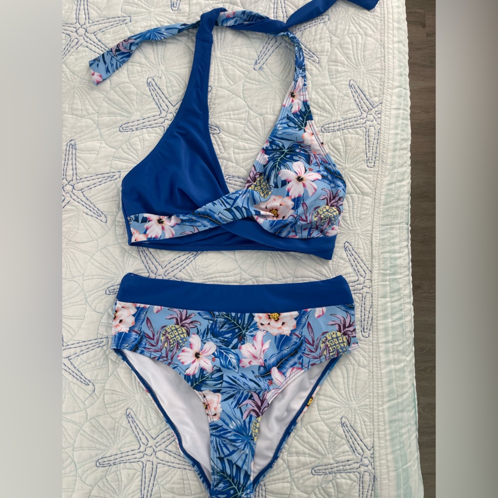 NEW Al'MAGE Women's High Waisted
Bikini Swimsuit Set - Picture 2 of 3